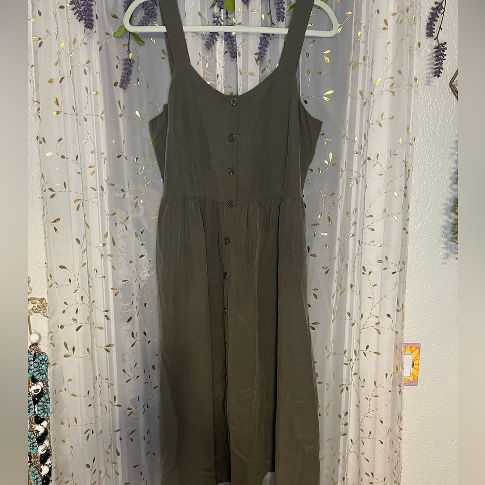 Elegant Olive Green Button-Down Dress